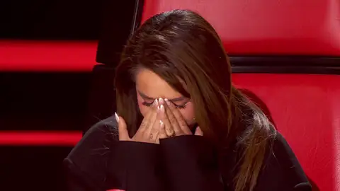 Irene emociona a Lola Índigo: “Es la primera vez que se me caen las lágrimas en La Voz” Irene emociona a Lola Índigo: “Es la primera vez que se me caen las lágrimas en La Voz”
