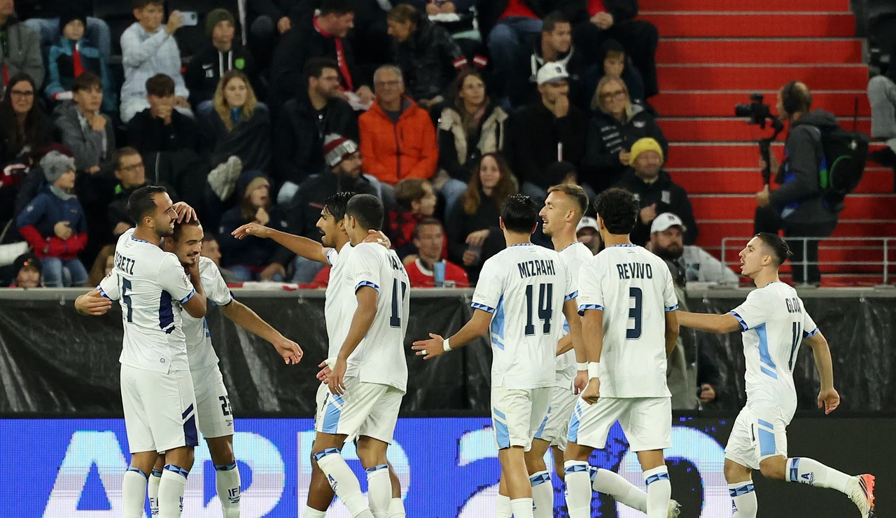 Abu Farchi celebra su gol a Austria