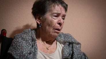 Maricarmen espera en su casa a que se ejecute o se impida el desahucio, a 23 de septiembre de 2026, en Madrid (Espa&ntilde;a). Maricarmen, una vecina de 87 a&ntilde;os del barrio madrile&ntilde;o de Retiro, se enfrenta este mi&eacute;rcoles d&iacute;a 23 a un cuarto y definitivo intento de desahucio de la casa donde ha vivido durante m&aacute;s de siete d&eacute;cadas, en el n&uacute;mero 46 de la calle Alcalde Sainz de Baranda. El caso de Maricarmen se ha convertido en uno de los s&iacute;mbolos de la lucha por el acceso a la vivienda en Madrid. El padr...