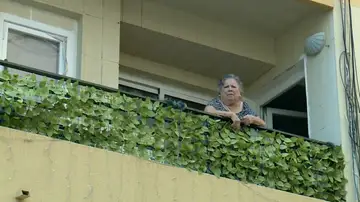 Fina desde su balcón Fina desde su balcón