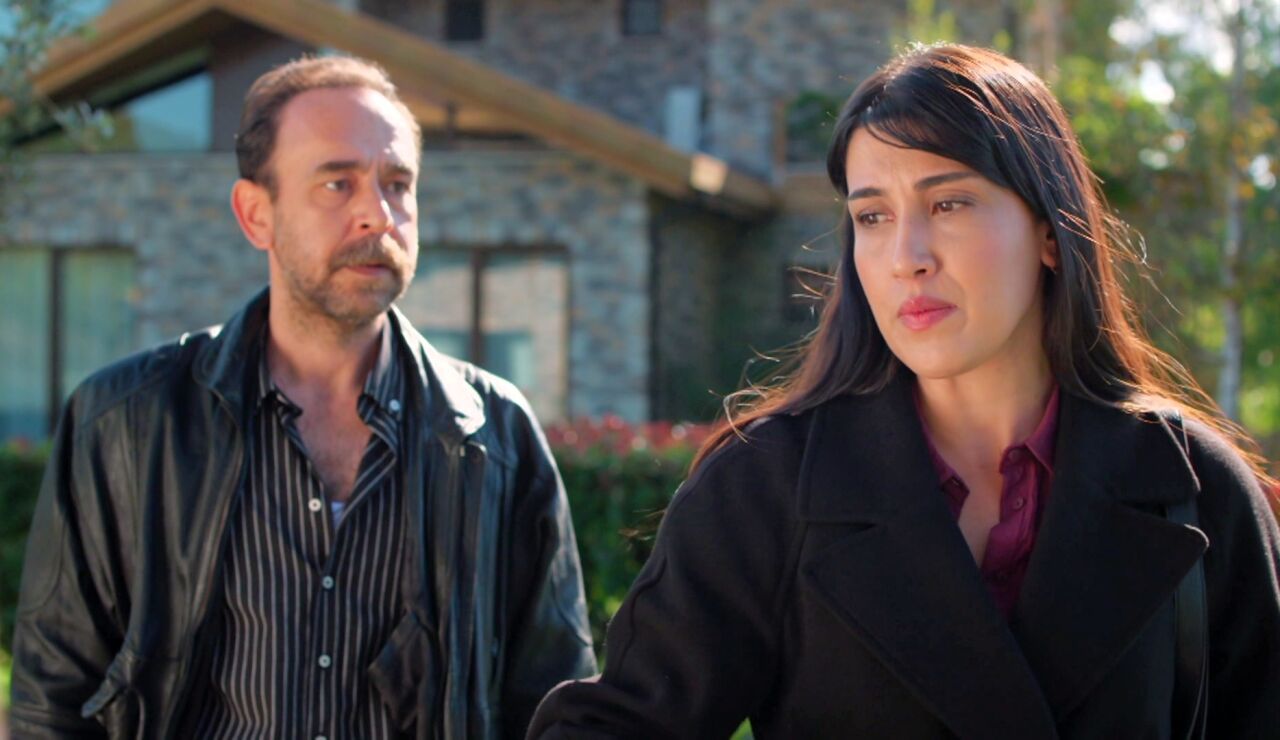 Tulay y Erkan intentan recuperar la confianza de Serhat y Zeynep, pero un detalle les delata