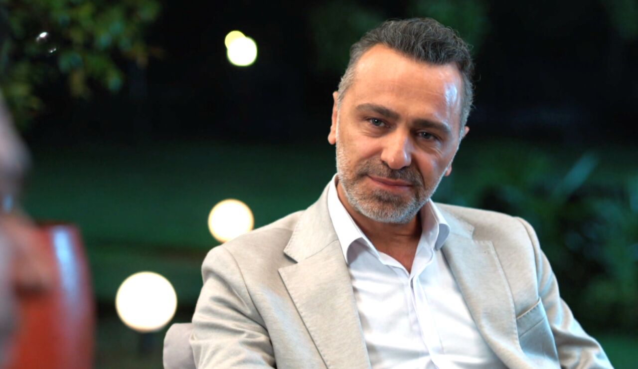&iquest;D&oacute;nde est&aacute; el patriarca de los Tecer? Cihan y Serhat rompen su silencio sobre su padre 