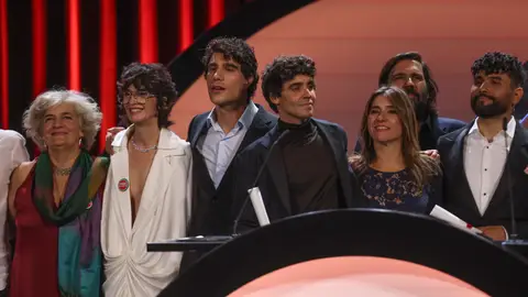 Paz Vega, Javier Calvo o Javier Ambrossi, entre los asistentes a la gala de clausura del Festival de San Sebastián Paz Vega, Javier Calvo o Javier Ambrossi, entre los asistentes a la gala de clausura del Festival de San Sebastián