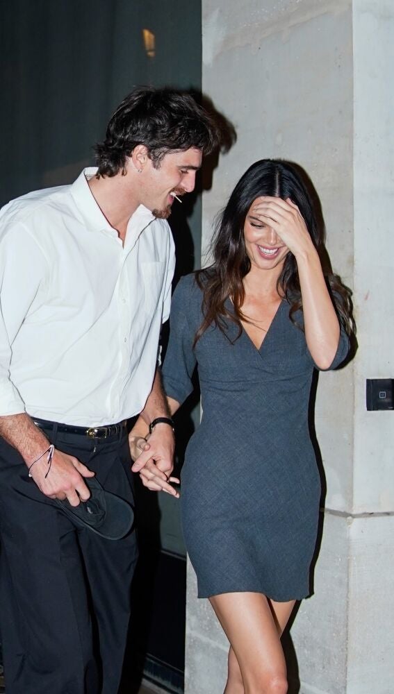 Kendall Jenner y Jacob Elordi se pasean en las calles de París