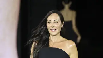 Ana Milán desfilando para L'Oréal Paris Ana Milán desfilando para L'Oréal Paris