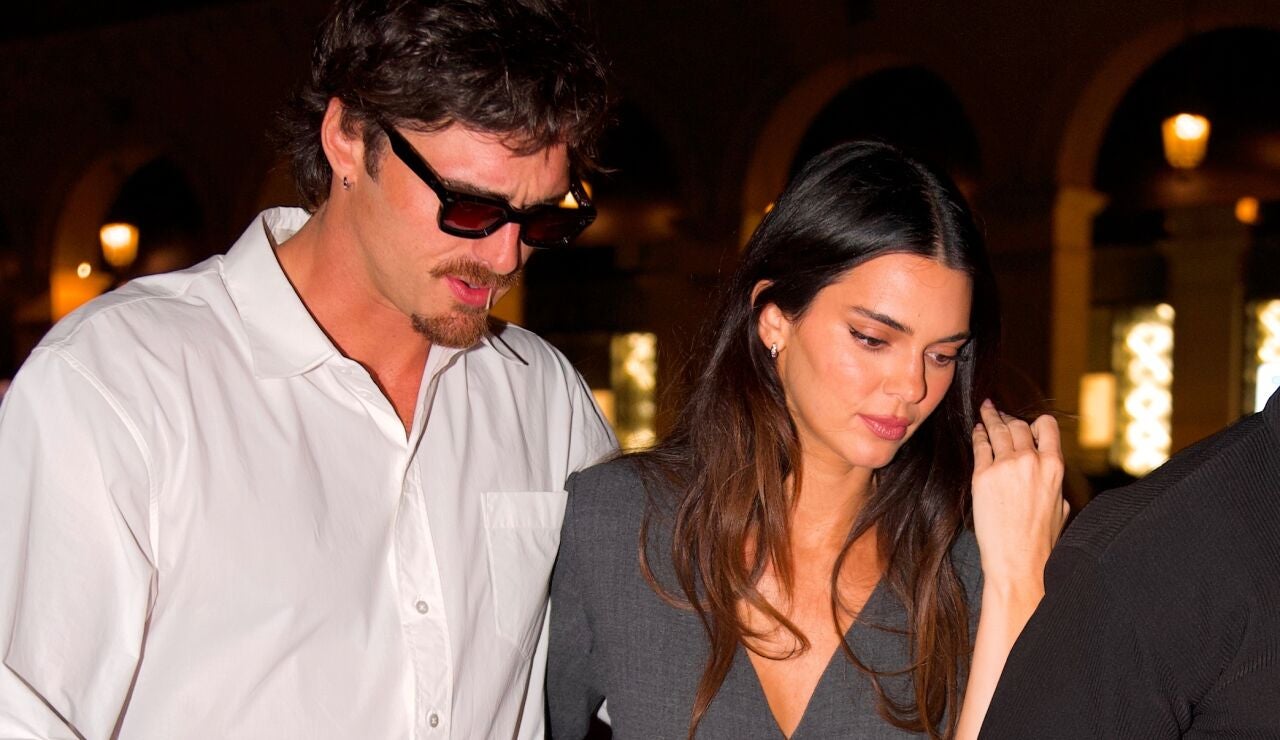 Kendall Jenner y Jacob Elordi en las calles de Par&iacute;s