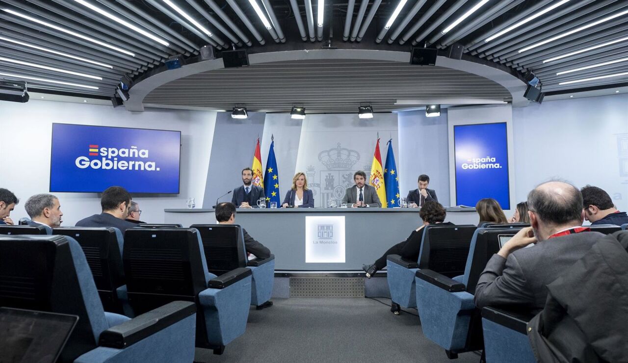 PSOE y Sumar siguen negociando 'in extremis' y el Consejo de Ministros a&uacute;n no arranca