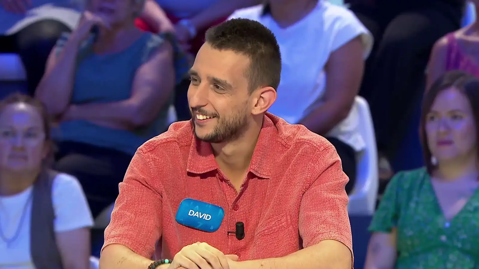 “Te metes en unos fregaos”: David flipa con Roberto Leal por hablar de colores… ¡siendo daltónico!