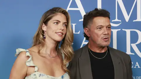 Stephanie Cayo y Alejandro Sanz Stephanie Cayo y Alejandro Sanz