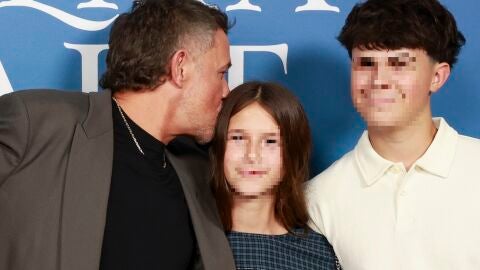 Alejandro Sanz con sus hijos Dylan y Alma