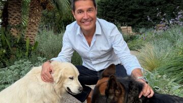 Jaime Cantizano junto a sus perros