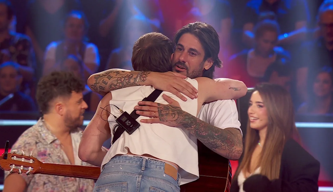 Melendi felicita a Beltrán por su canción propia: “Es muy buena”