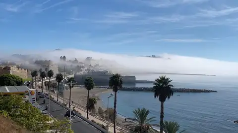 Ceuta Ceuta, el Taró (niebla) entrando por levante