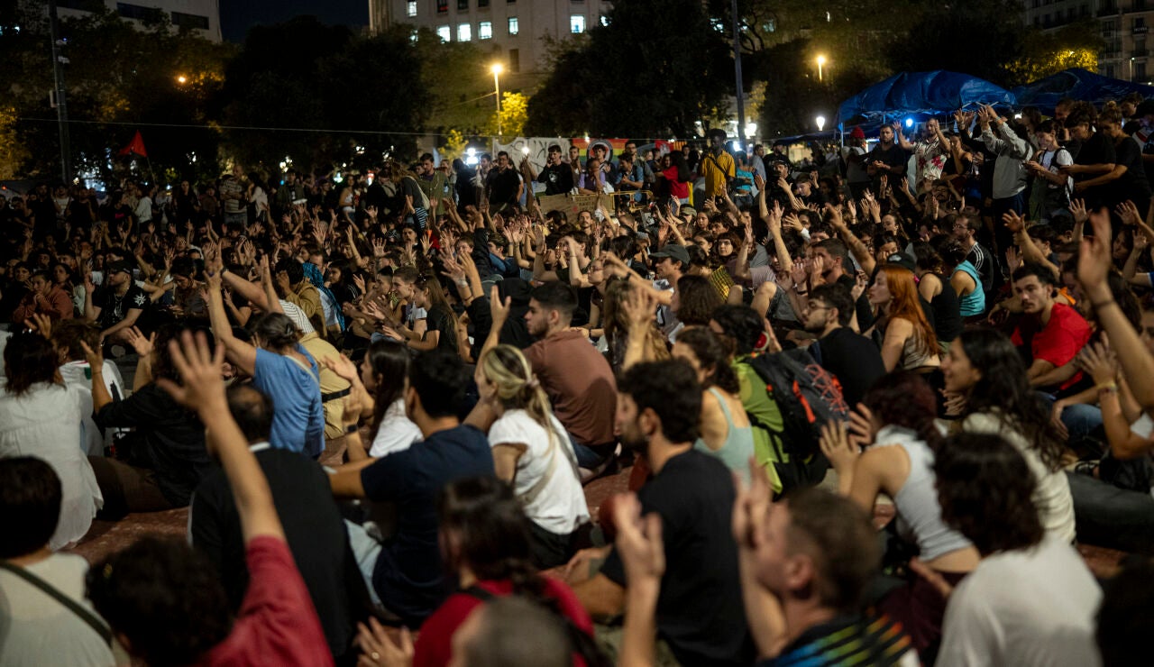 Aumentan los acampados en la plaza de Catalunya de Barcelona por la vivienda