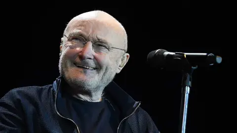 Phil Collins en un concierto de 2019 Phil Collins en un concierto de 2019