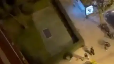 VÍDEO: Tensión en Vigo tras la persecución de un hombre armado con un machete VÍDEO: Tensión en Vigo tras la persecución de un hombre armado con un machete