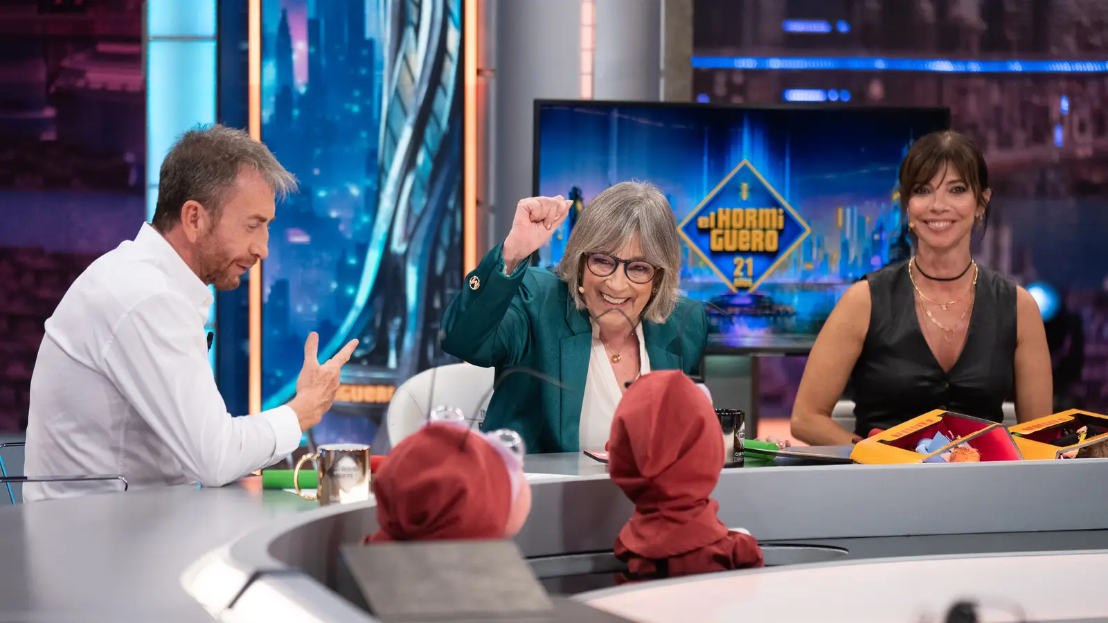 ¿Intentaron captar a Maribel Verdú en una secta? La historia que no convence a Carmen Maura