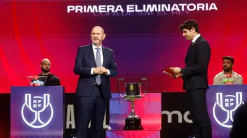 Imagen de Rafael Louzán, presidente de la RFEF, en el sorteo de la Copa del Rey Imagen de Rafael Louzán, presidente de la RFEF, en el sorteo de la Copa del Rey