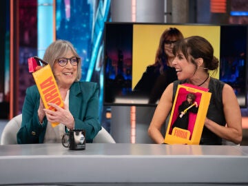 La sorpresa de Pablo Motos para Carmen Maura y Maribel Verd&uacute;: dos Barbies hechas especialmente para ellas