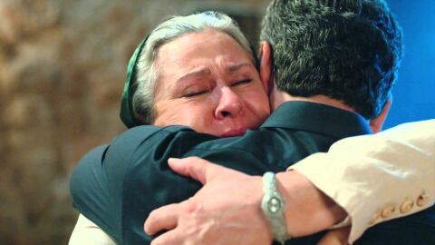  Sadakat teme por la vida de sus dos hijos antes de la operaci&oacute;n