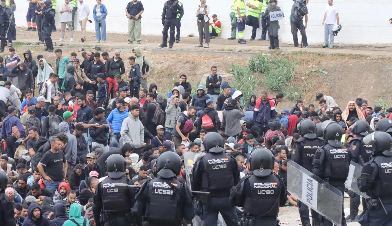 Asentamiento de inmigrantes en la playa del Trampolín