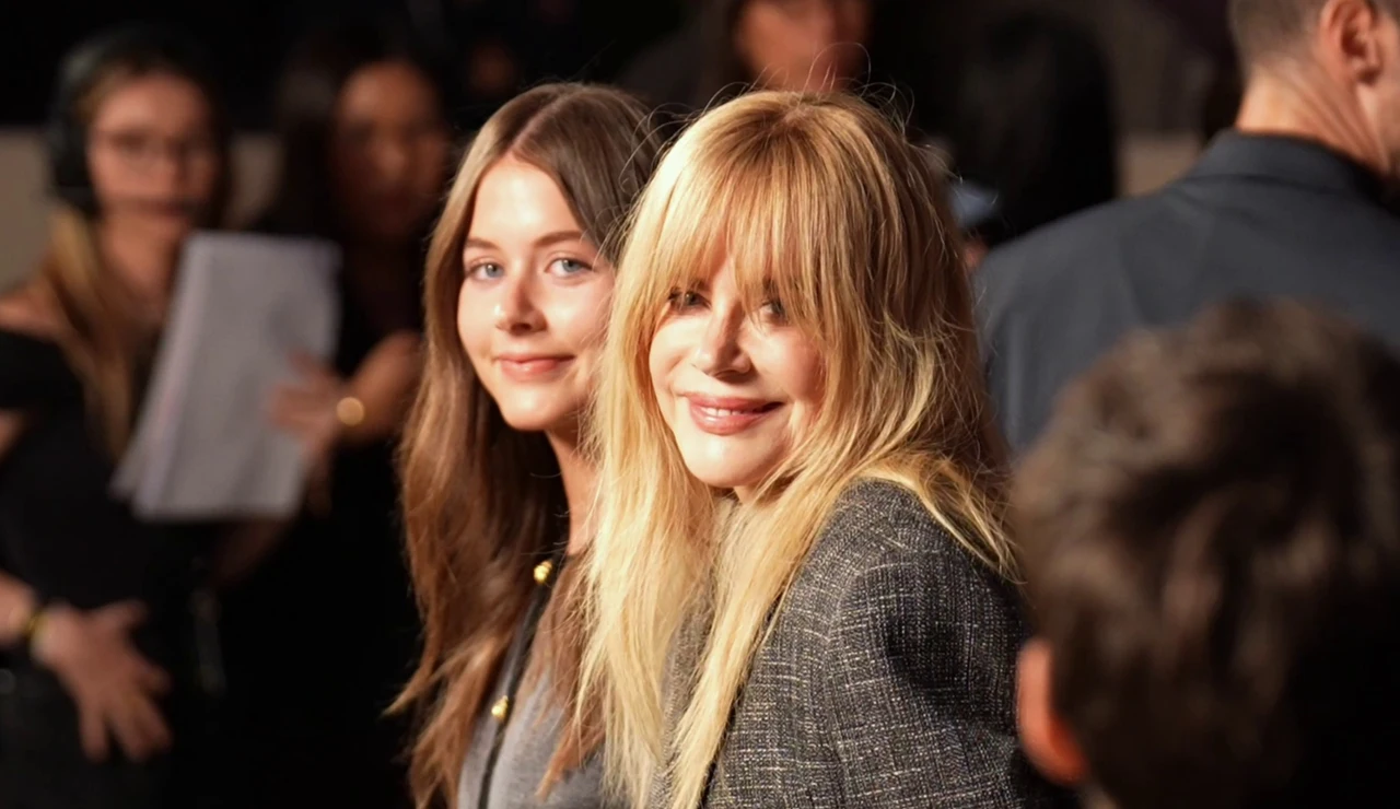 Nicole Kidman con su hija Faith Urban en el desfile de Chanel de la Semana de la Moda de París