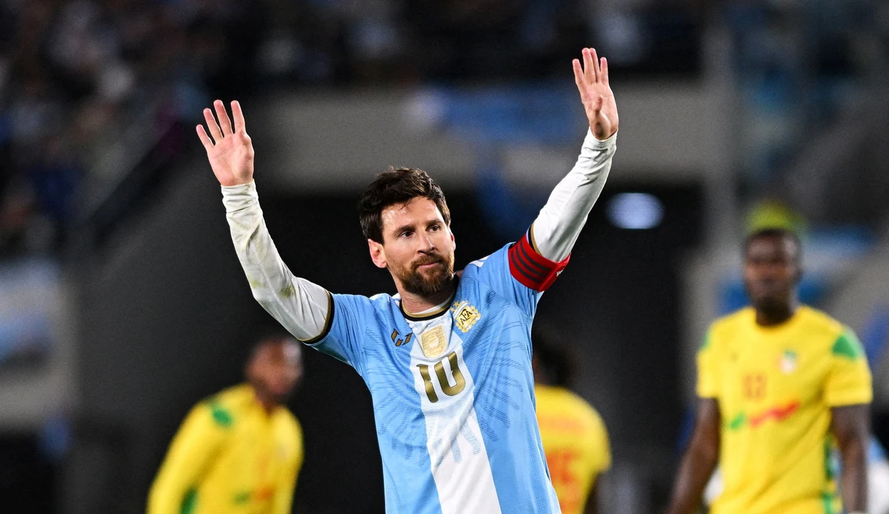 Leo Messi en el partido contra Benín
