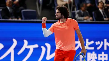 Carlos Alcaraz celebra un punto ante Jiri Lehecka en la final de Tokio Carlos Alcaraz celebra un punto ante Jiri Lehecka en la final de Tokio
