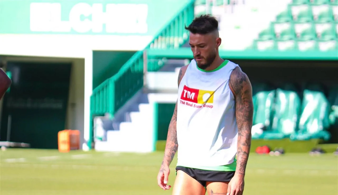 Josan Ferrández, en un entrenamiento del Elche
