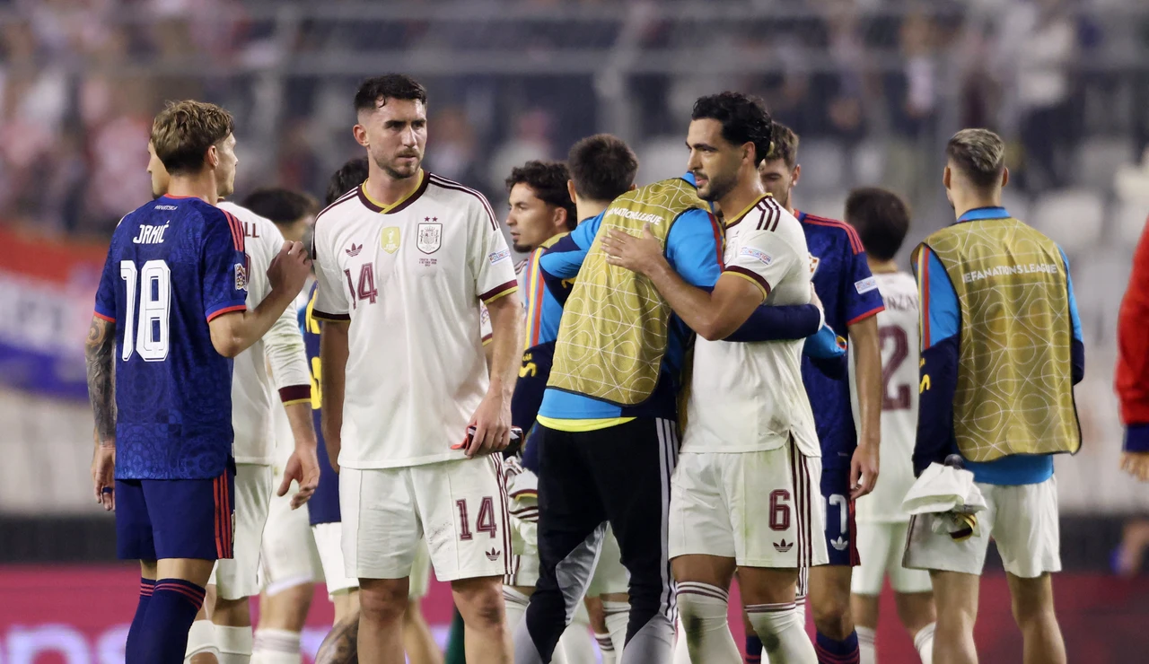 Los futbolistas de España celebran el triunfo ante Croacia en Split