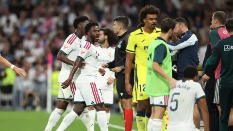 Momento en el que Vinicius abandona el césped tras ser expulsado ante el Villarreal Momento en el que Vinicius abandona el césped tras ser expulsado ante el Villarreal