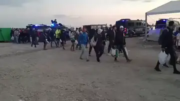 Última hora de la crisis migratoria en Ceuta, en directo: Comienza el desalojo del asentamiento del Guano Última hora de la crisis migratoria en Ceuta, en directo: Comienza el desalojo del asentamiento del Guano