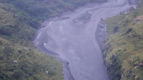 Vista a&eacute;rea del r&iacute;o Budhi Gandaki crecido por inundaciones repentinas en el distrito de Gorkha, Nepal