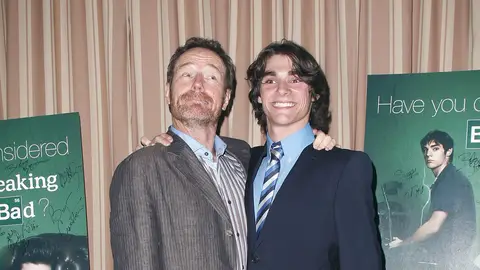 RJ Mitte y Bryan Cranston RJ Mitte y Bryan Cranston