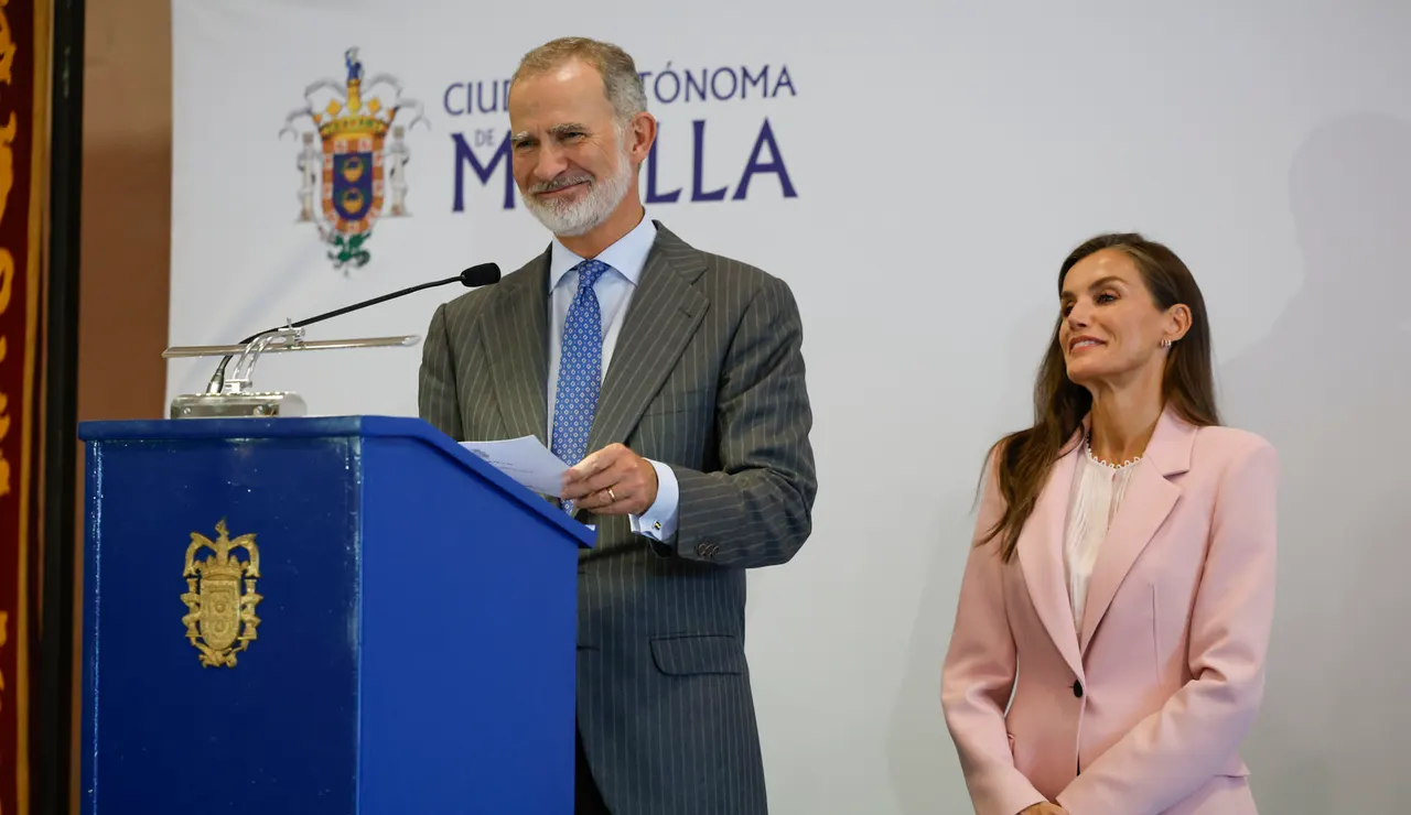 Imagen de Felipe VI dando su discurso desde Melilla