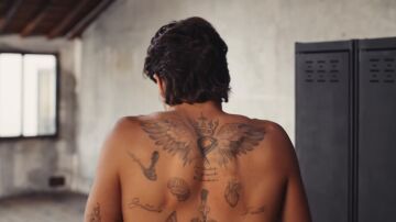 Ferran Torres protagoniza una campa&ntilde;a de ropa interior y muestra todos sus tatuajes