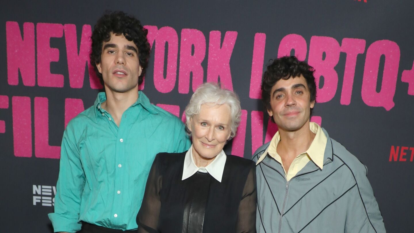 Javier Calvo, Glenn Close y Javier Ambrossi en Nueva York presentando La bola negra