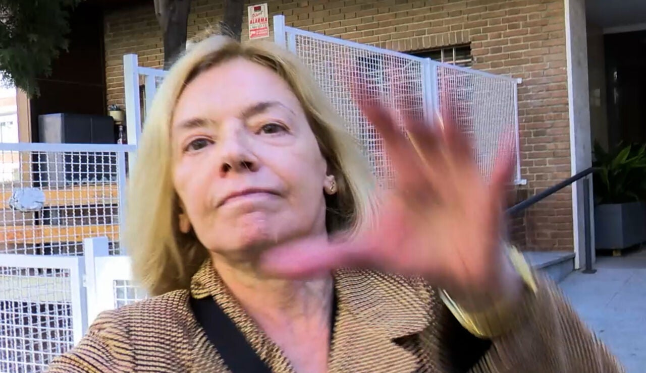 M&oacute;nica Medina agrediendo a la prensa