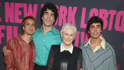 Julio Torres, Javier Calvo, Glenn Close y Javier Ambrossi presentando La bola negra en el NewFest38 The New York LGBTQ Film Festival Julio Torres, Javier Calvo, Glenn Close y Javier Ambrossi presentando La bola negra en el NewFest38 The New York LGBTQ Film Festival