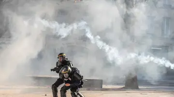 El Gobierno galo eleva a 1.800 los detenidos y a 500 los policías heridos durante las protestas en Francia El Gobierno galo eleva a 1.800 los detenidos y a 500 los policías heridos durante las protestas en Francia