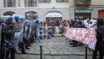 Enfrentamiento entre Polic&iacute;a y manifestantes