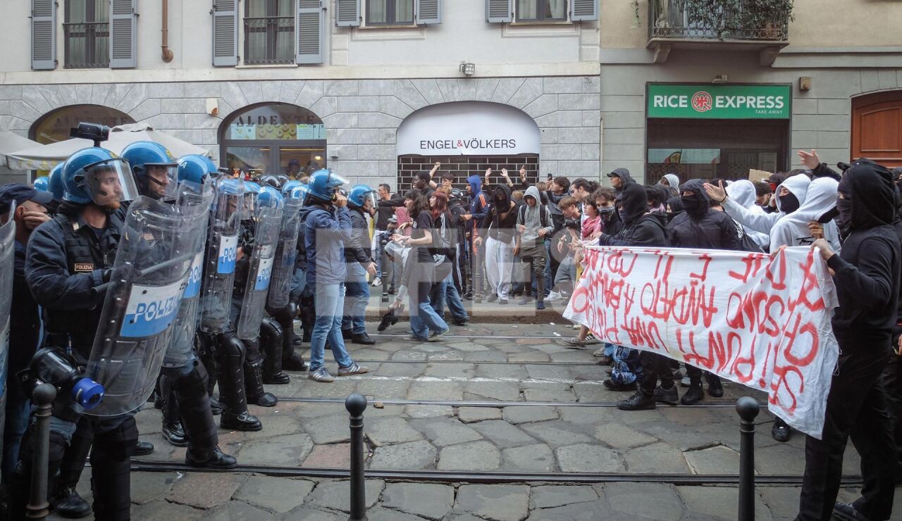 Enfrentamiento entre Polic&iacute;a y manifestantes