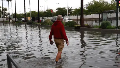 La dana Adam mantiene este lunes la alerta roja por lluvias en Valencia y Alicante antes de desplazarse a Cataluña La dana Adam mantiene este lunes la alerta roja por lluvias en Valencia y Alicante antes de desplazarse a Cataluña
