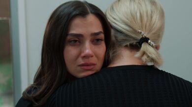 Azra desea en secreto que Cihan muera mientras su familia espera que sobreviva