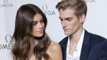 Kaia y Presley Gerber