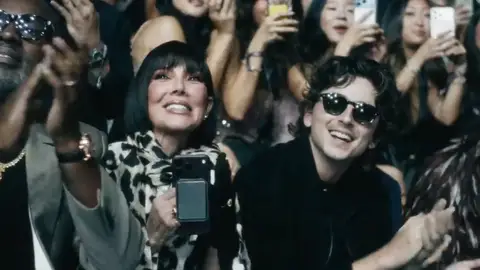 Timothée Chalamet y Kris Jenner en el desfile de Victoria´s Secret Timothée Chalamet y Kris Jenner en el desfile de Victoria´s Secret