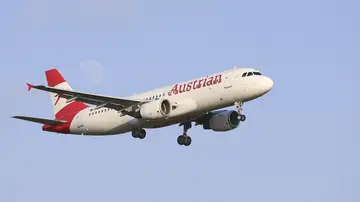 Imagen de un avión de Austrian Airlines Imagen de un avión de Austrian Airlines