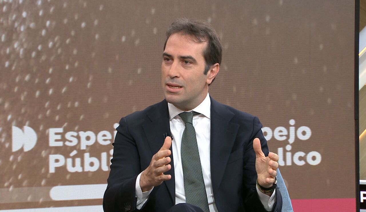 Carlos Cuerpo en Espejo