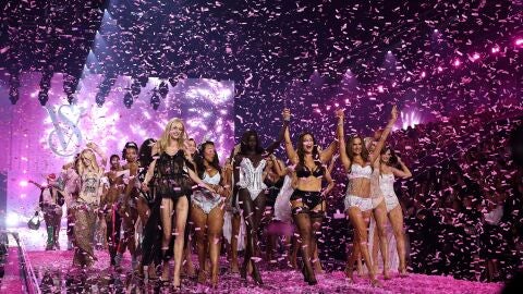 Las supermodelos de Victorias Secret al final del desfile 2026