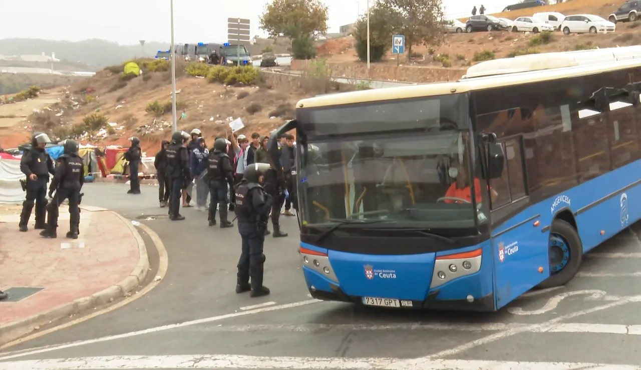 Traslado migrantes en Ceuta